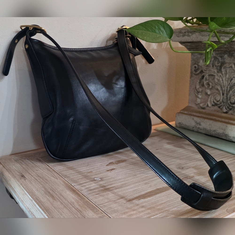 COACH Vintage #9204 Black Leather Zip Top Crossbody Bag